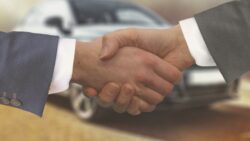 How to Start A Mobile Mechanic Business holding hands